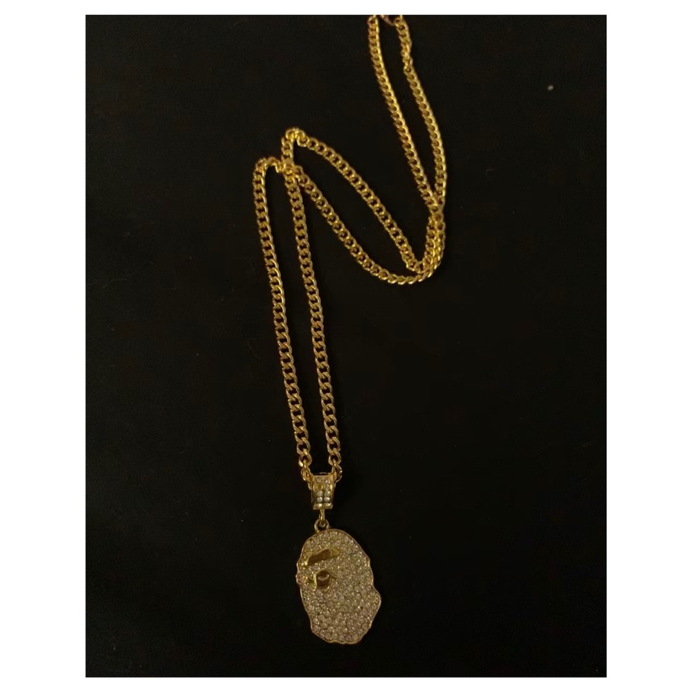 2019 BAPE rhinestone necklace